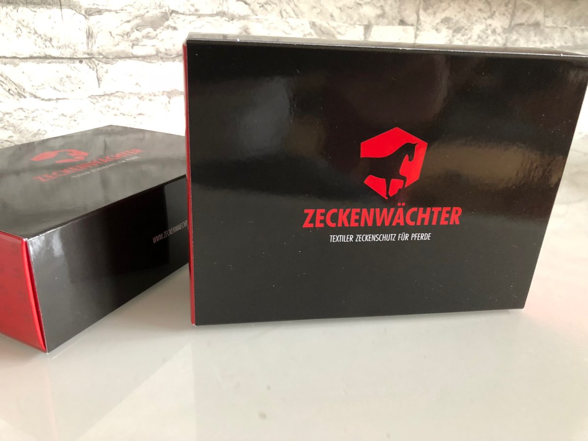 Schwarz-rote Zeckenwächter-Markenbox